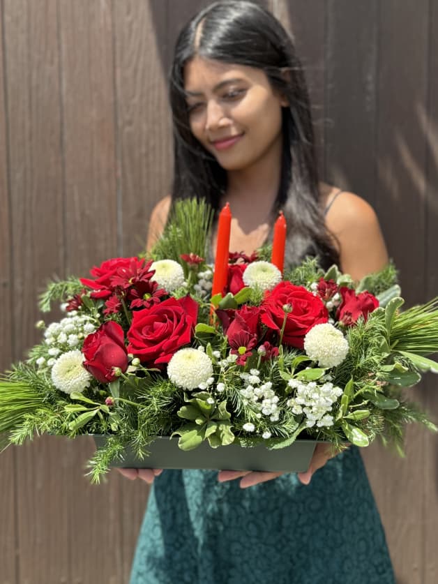 A sophisticated Christmas centrepiece to adorn your holiday table